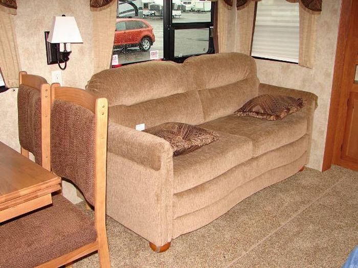 Used 2011 Keystone Montana Mountaineer 295RKD