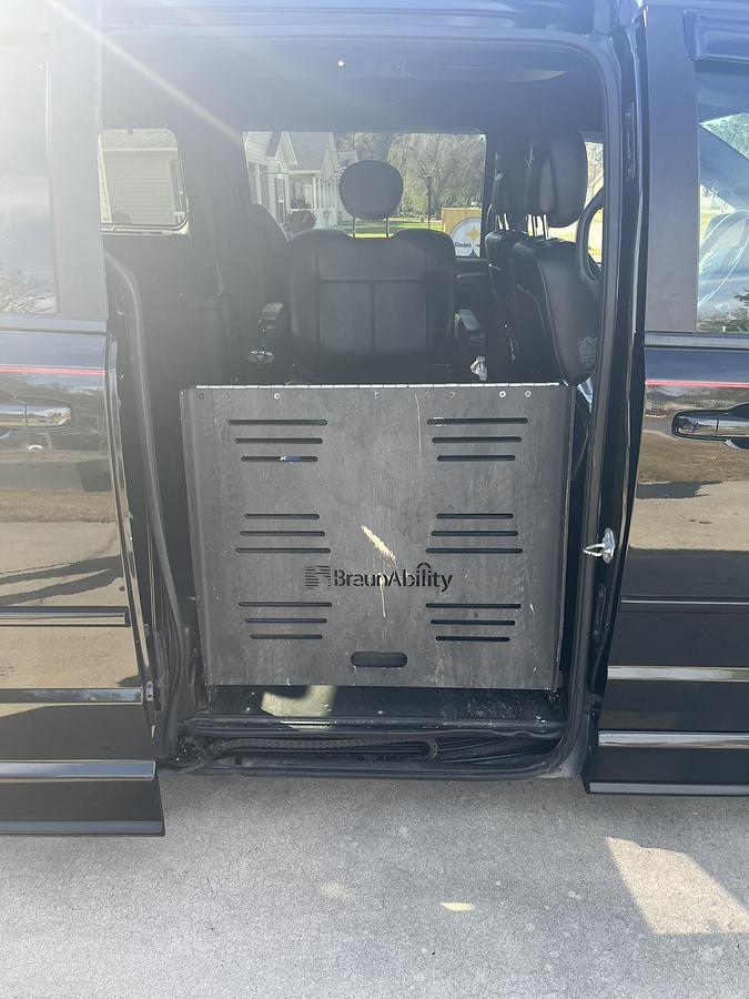 Used 2017 Dodge Grand Caravan GT Handicap Van