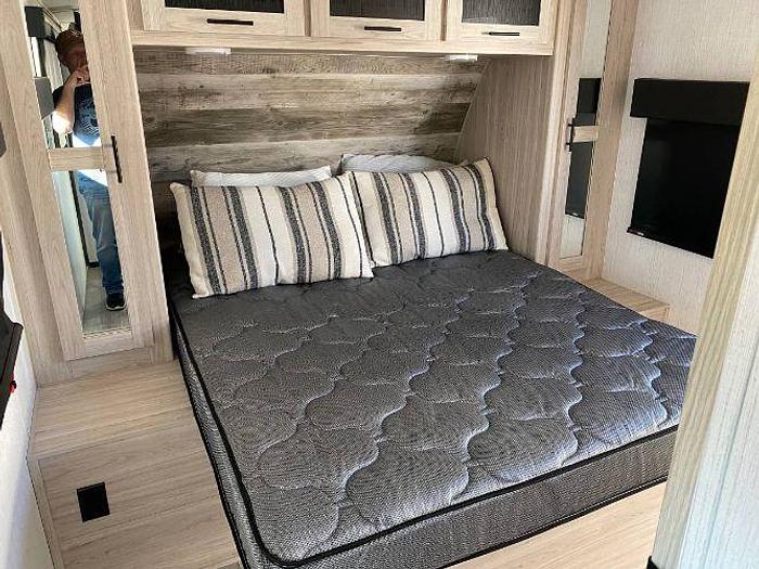 Used 2022 Heartland Sundance Travel Trailer