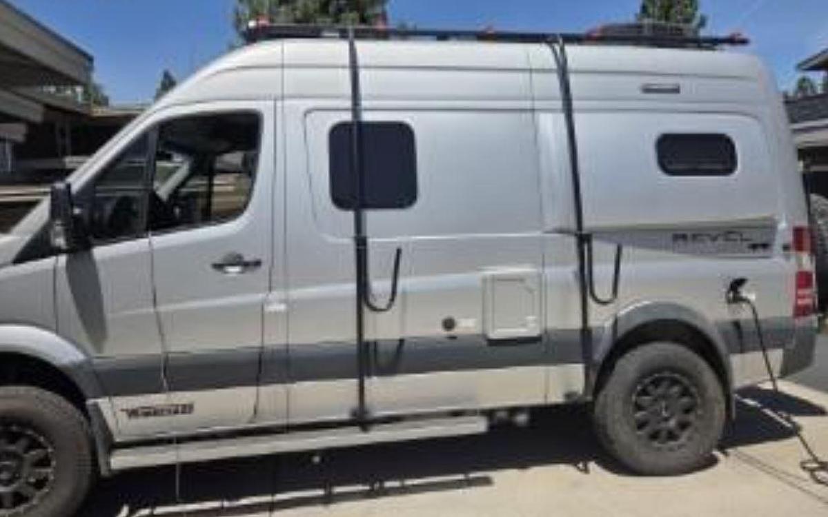 Used 2019 Winnebago Revel 44e