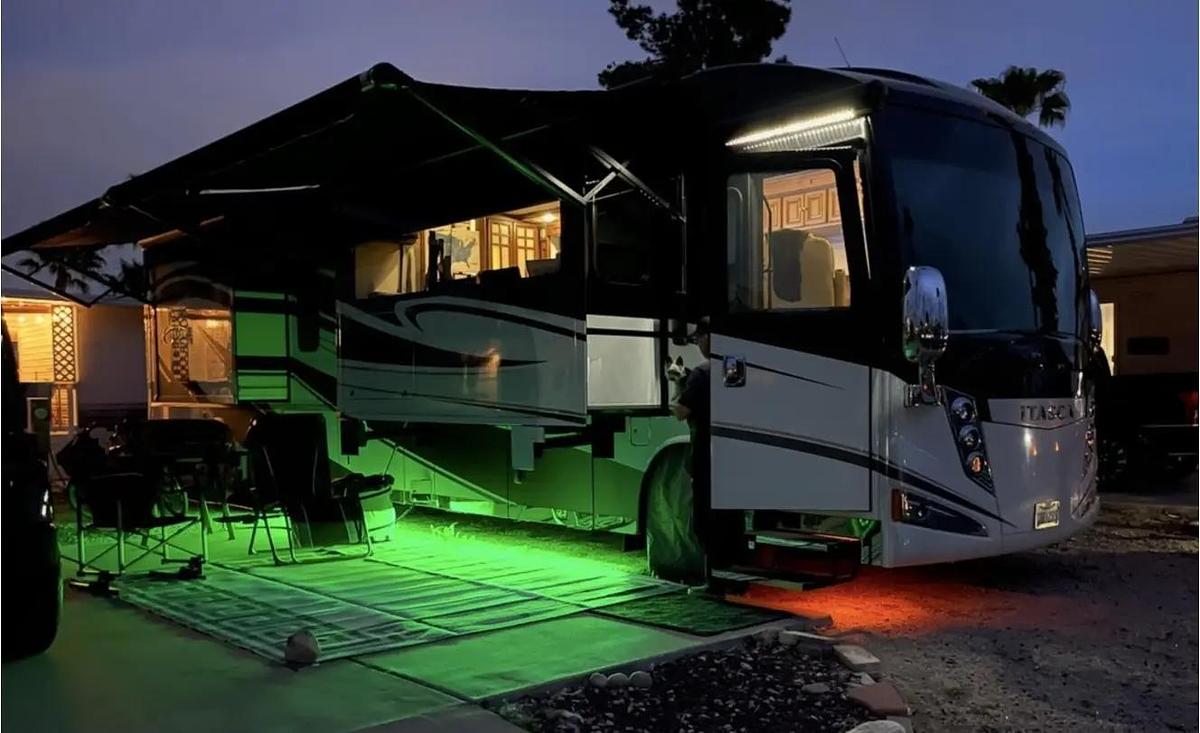 Used 2015 Winnebago Itasca Ellipse 42HD