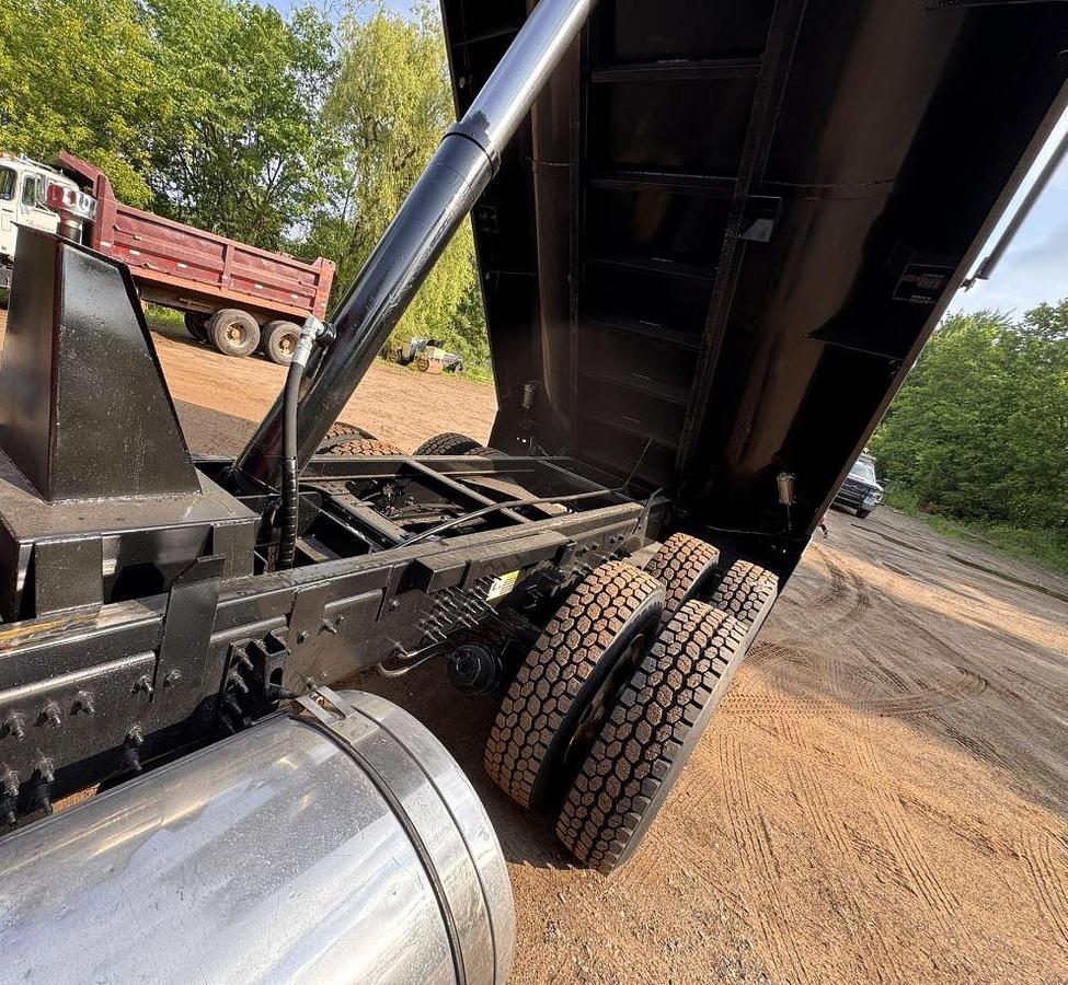 Used 2012 MACK PINNACLE CHU613