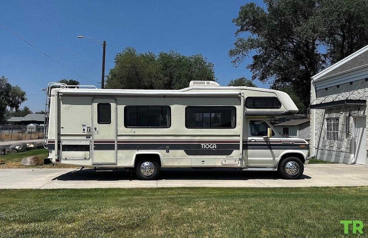 Used 1989 Motorhome on Ford E-350 Chassis