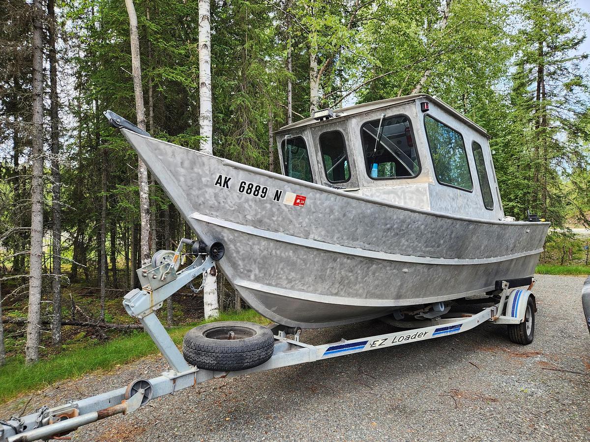 Used 1995 Chelon 21ft Cabin Cruiser