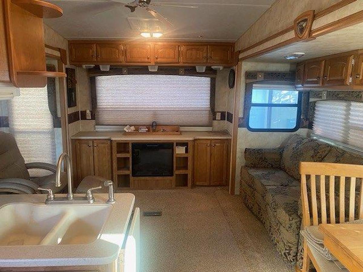 Used 2010 Palomino Sabre Fifth Wheel