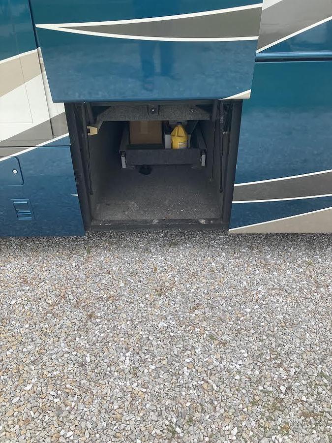 Used 2005 Monaco Signature Castle IV Class A Motorhome