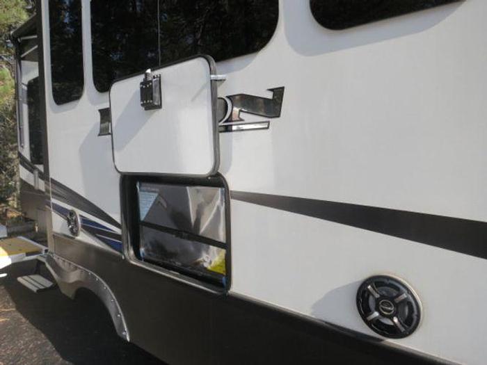 Used 2019 Keystone Fuzion 373