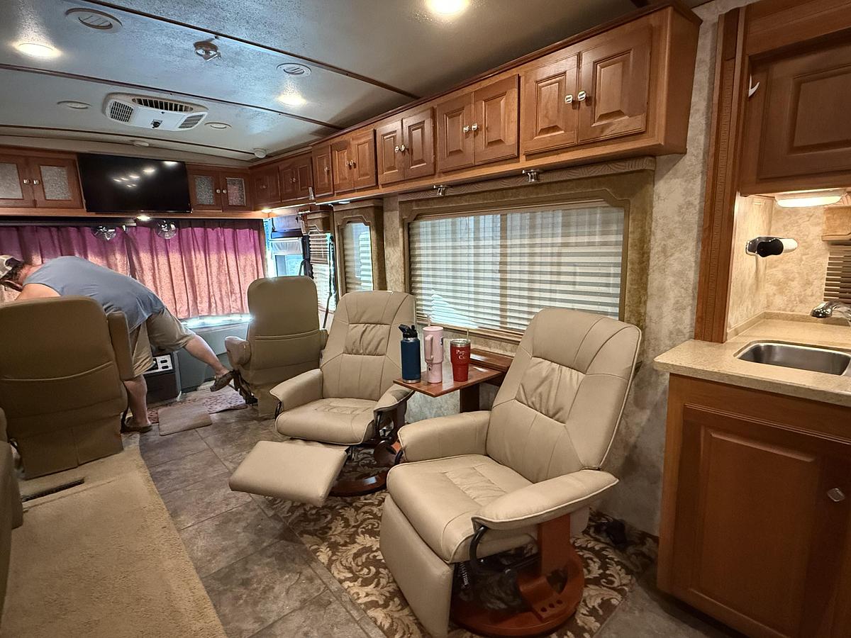 Used 2009 Winnebago Journey 39Z