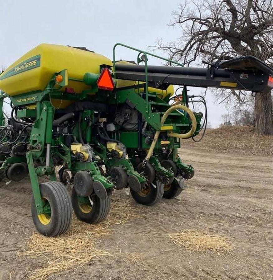 Used 2011 JOHN DEERE 1770NT