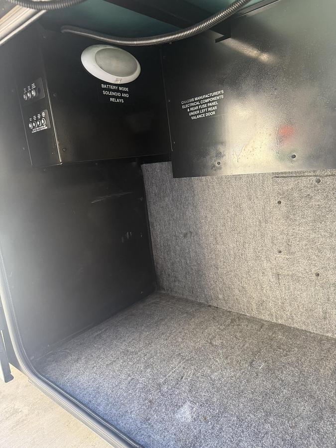 Used 2010 Winnebago Tour 40BD Class A Motorhome