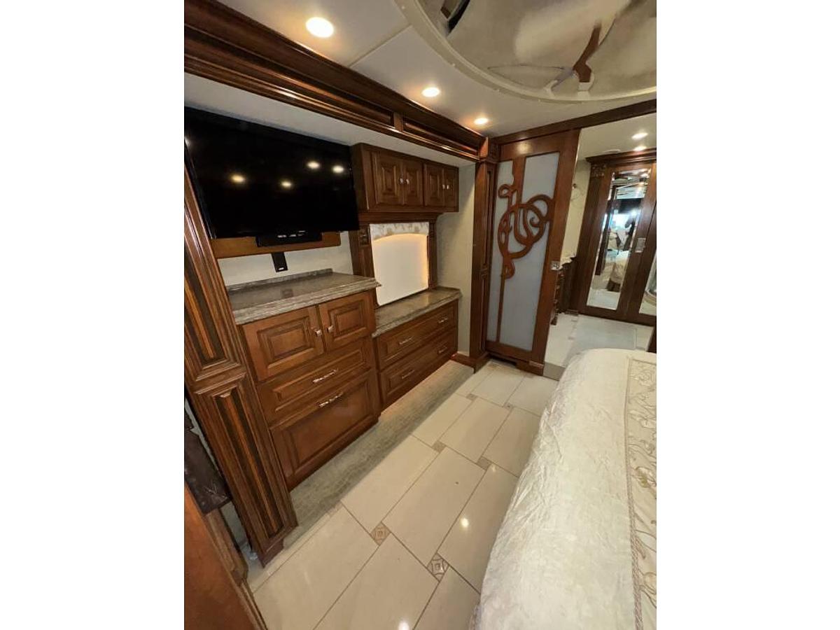 Used 2011 Tiffin Zephyr 45QBZ