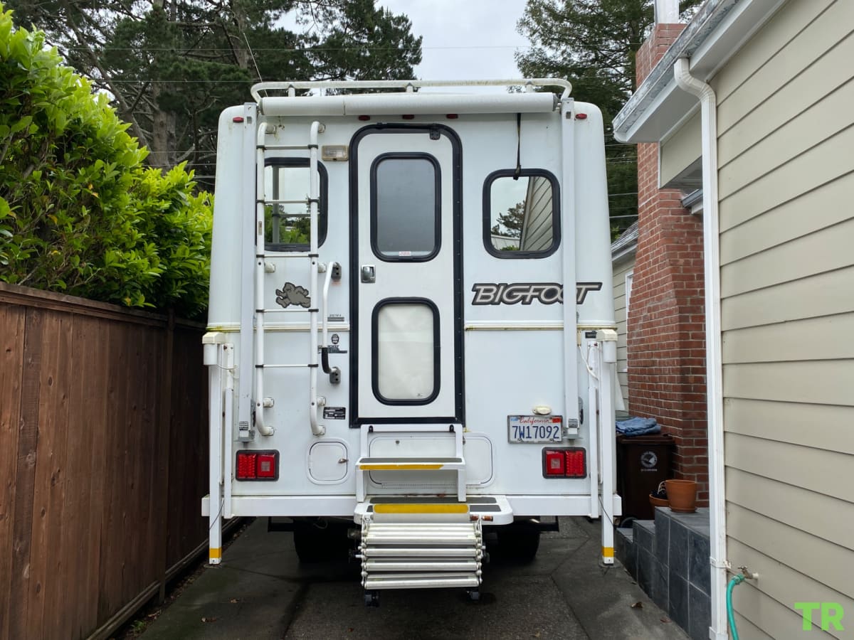Used 2007 Bigfoot 24C10.4 Truck Camper | Four-Season | Solar Equipped | Generator | Dry Bath