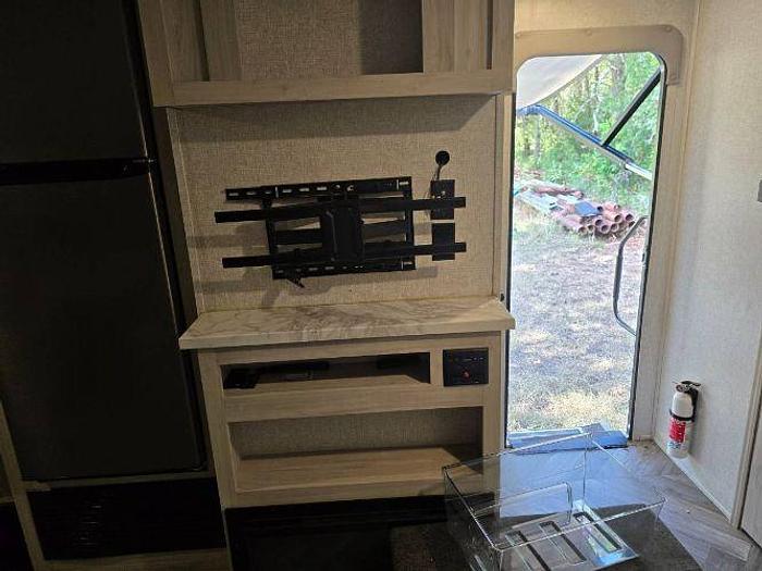 Used 2022 East To West Della Terra 261RB