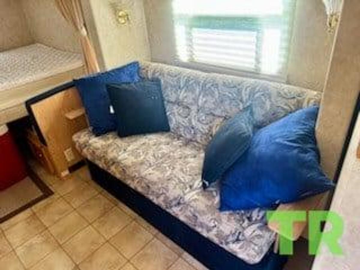 Used 2005 E-Z Frontier Travel Trailer