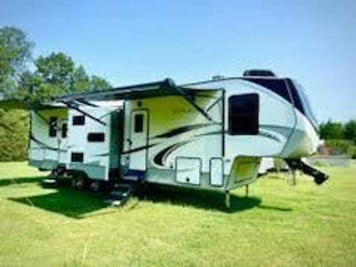 Used 2021 Keystone Cougar 364BHL