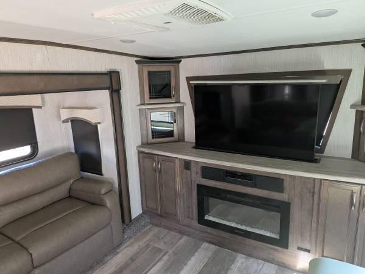 Used 2020 Foorest River Sierra 3550-Fl
