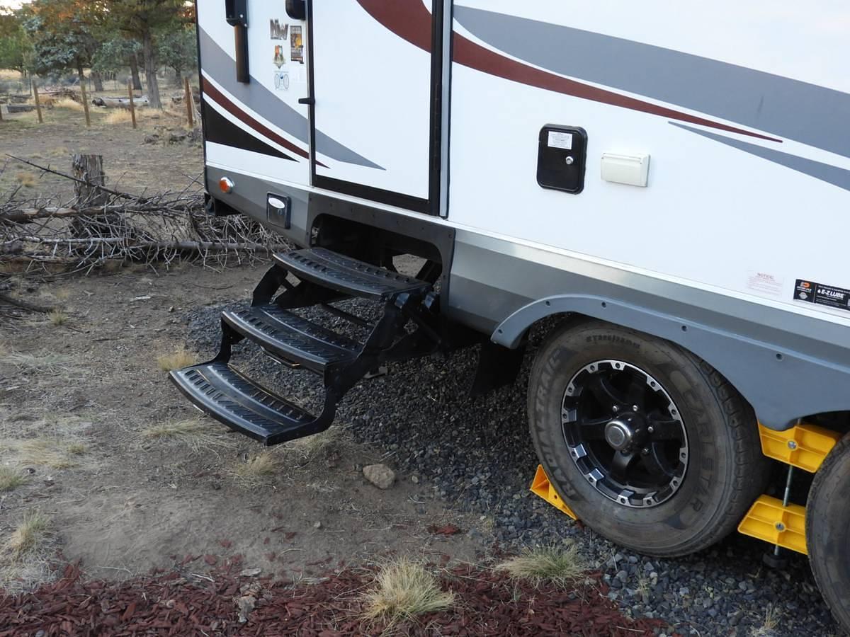 Used 2017 28 ft Northwood Snow River Rugged Lite