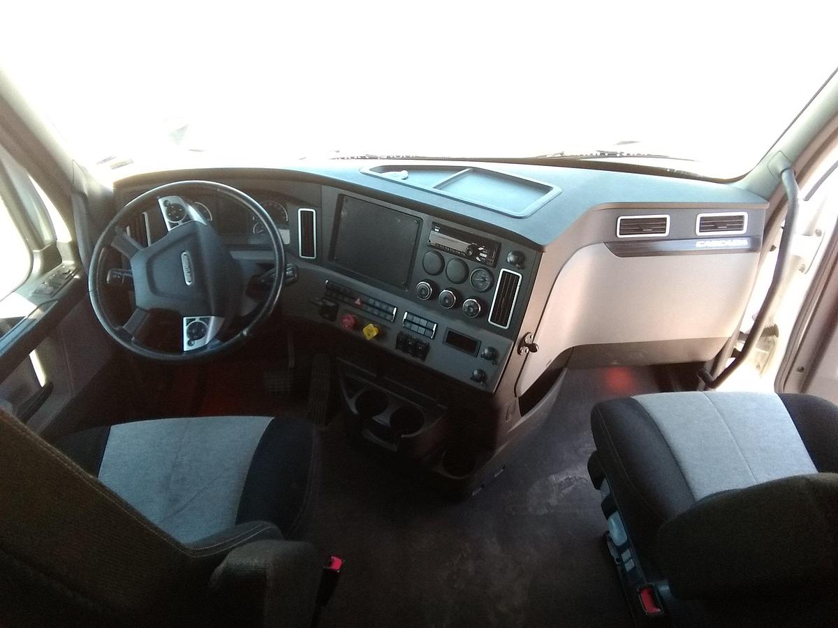 Used 2019 Freightliner Cascadia 126