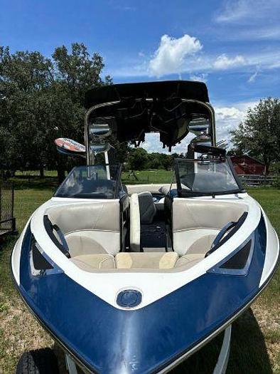 Used 2012 Malibu Wakesetter 23 LSV