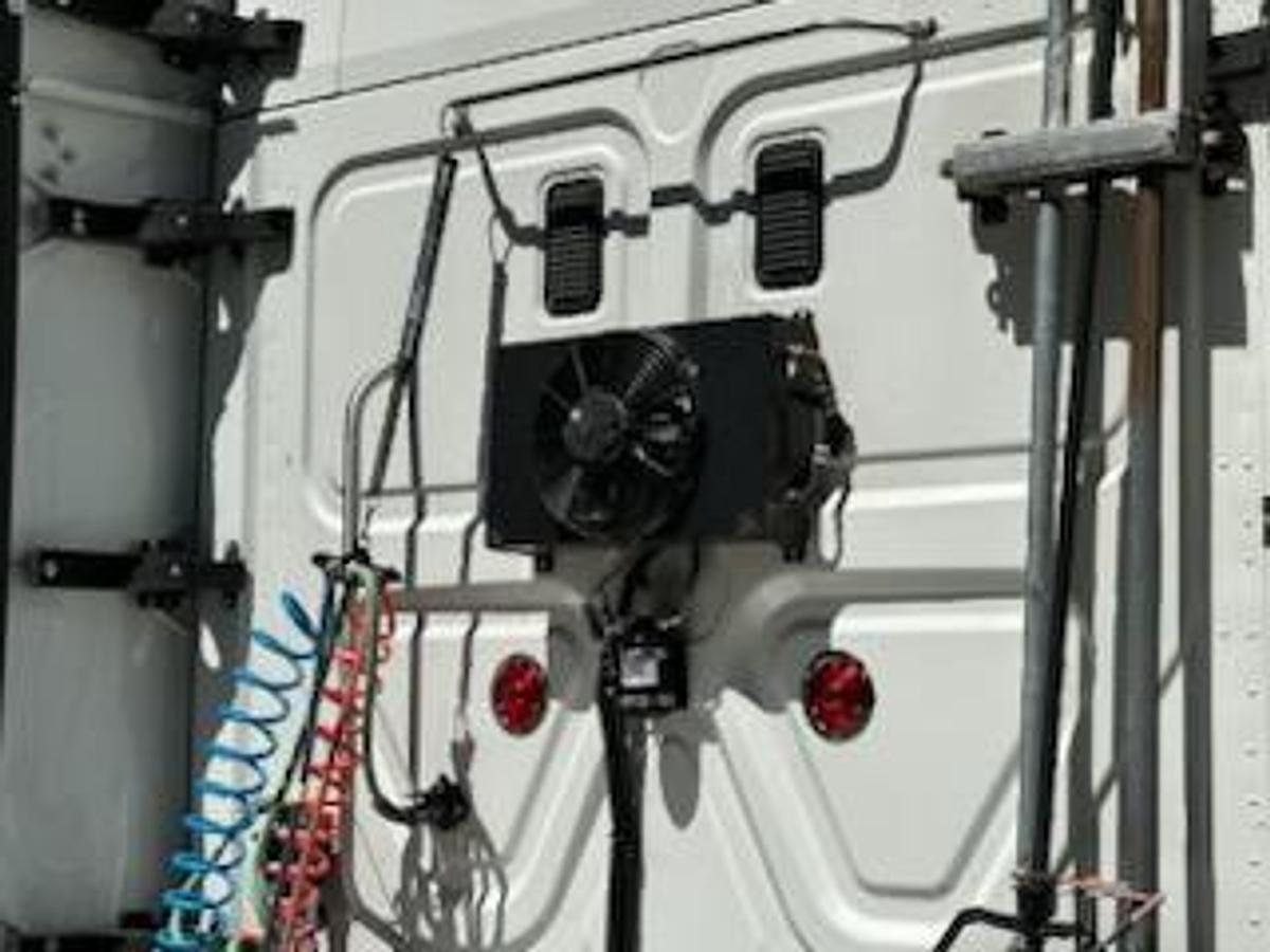 Used 2013 Freightliner Cascadia 125