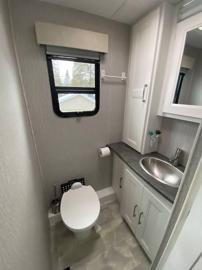 Used 2022 Coachmen Sportscoach 339DS