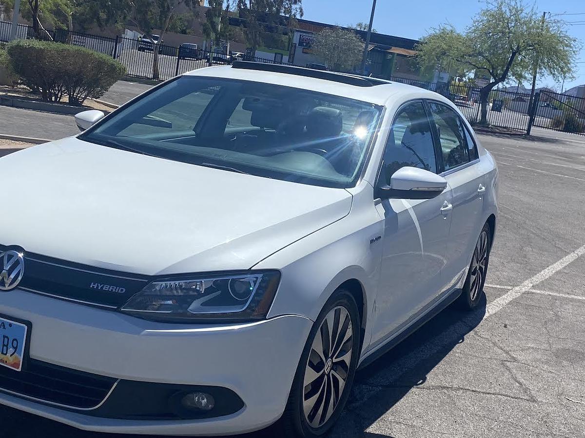 Used 2013 Volkswagen Jetta Hybrid SEL Premium