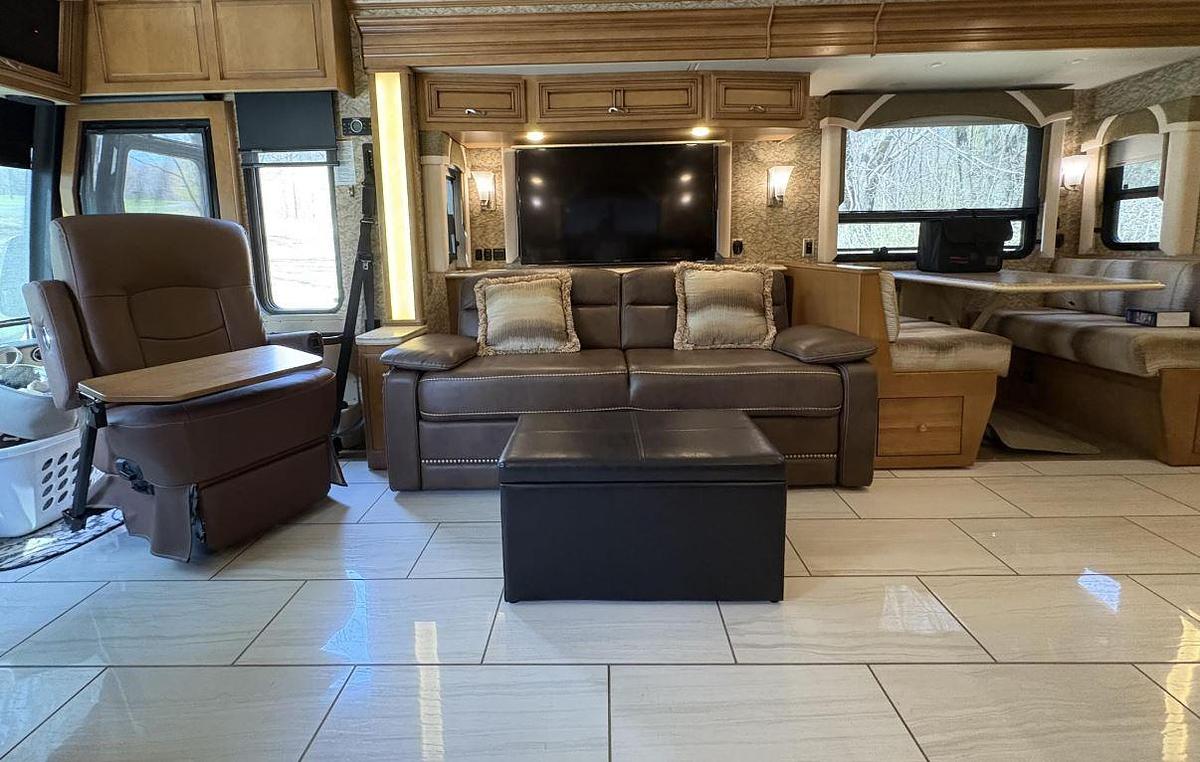 Used 2015 Newmar Ventana 4002