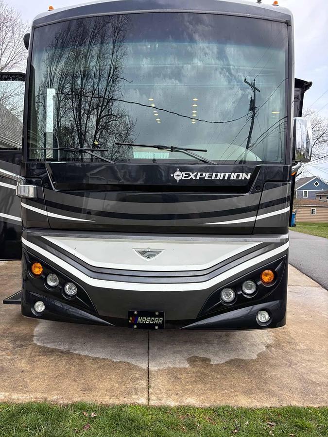 Used 2015 Fleetwood Expedition 38K