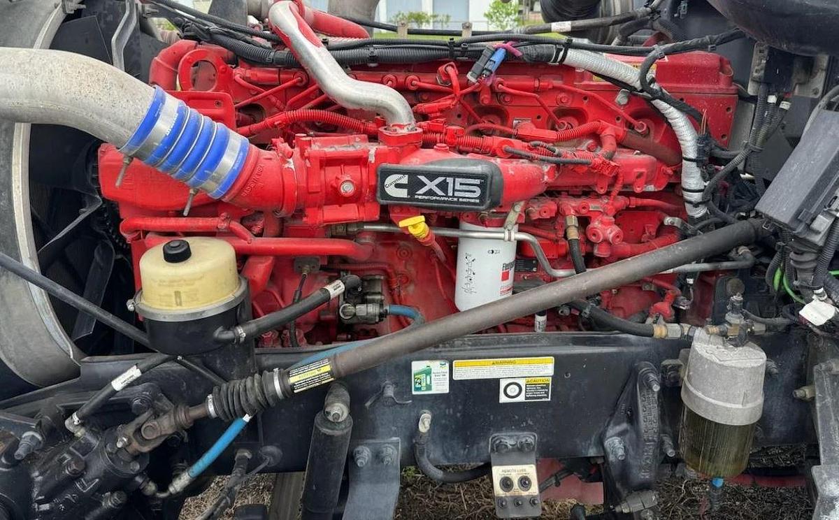 Used 2020 PETERBILT 389 Sleeper Semi Truck