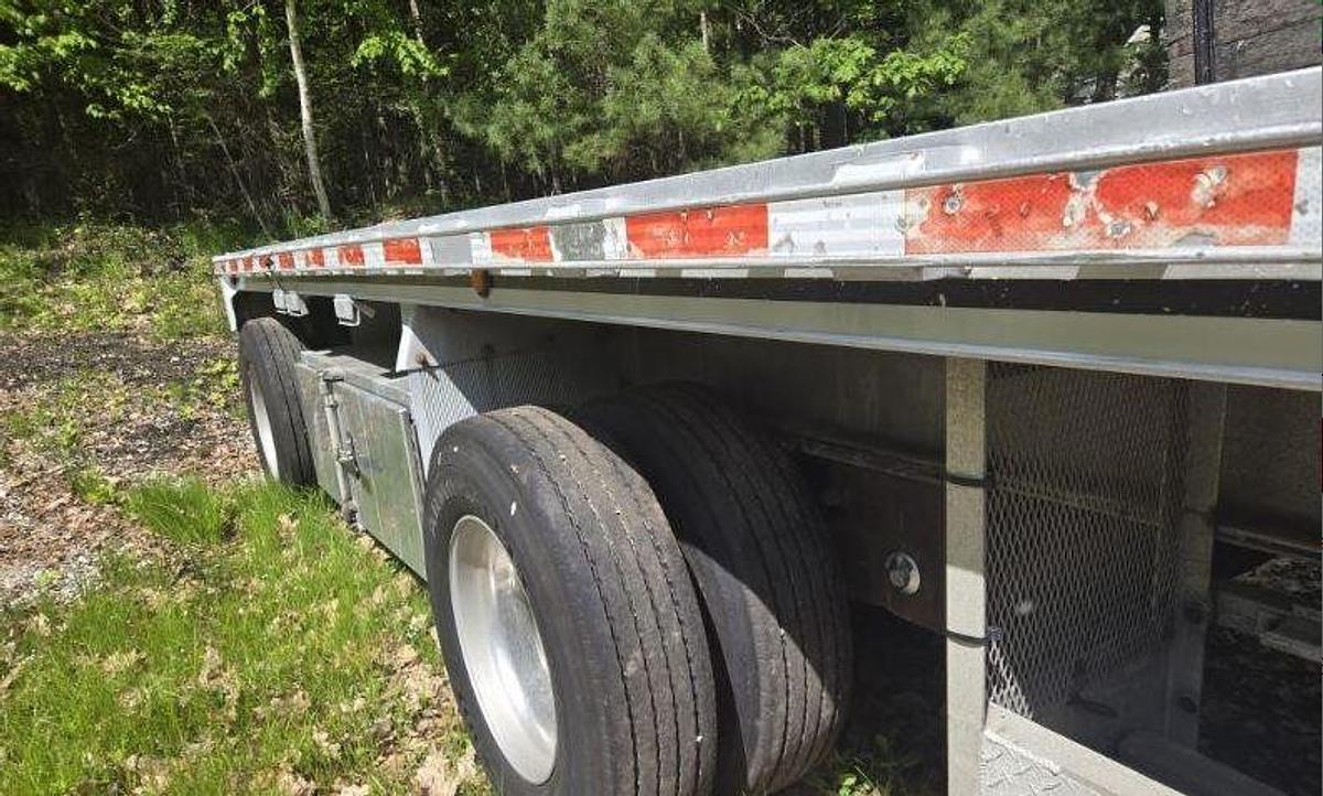 Used 2006 East 48' Aluminum Flatbed Trailer