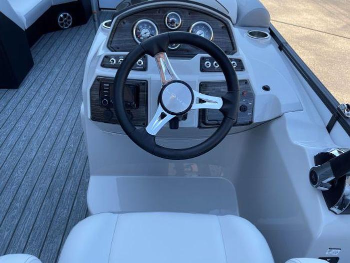 Used 2023 Lowe SS230DH CL