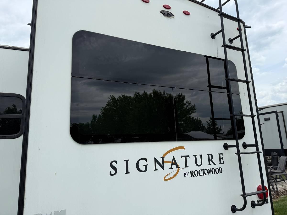 Used 2019 Forest River Rockwood Signature Ultra Lite 8299BS Fifth Wheel