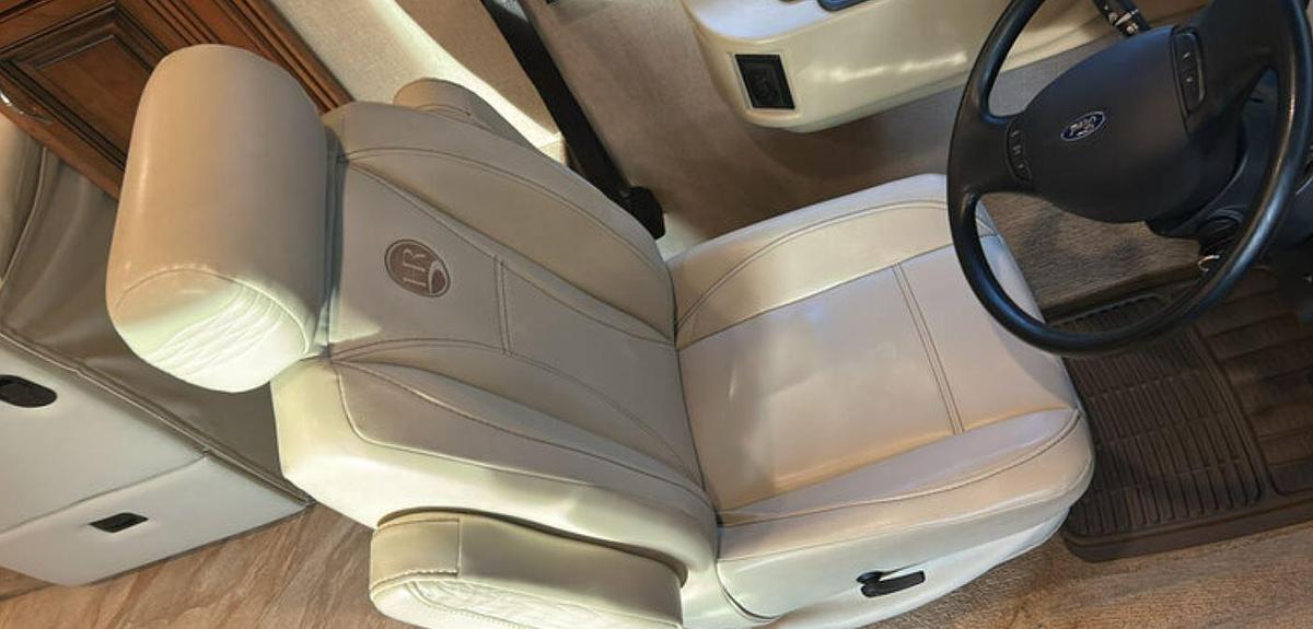 Used 2017 Holiday Rambler Vacationer 33C Class A Motorhome