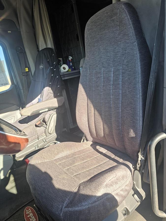 Used 2015 Peterbilt 579