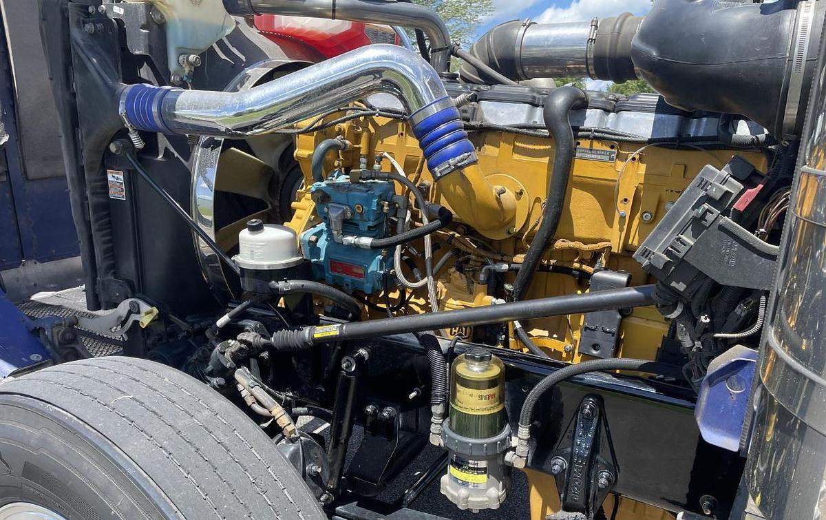 Used 2016 Peterbilt 389 with trailer