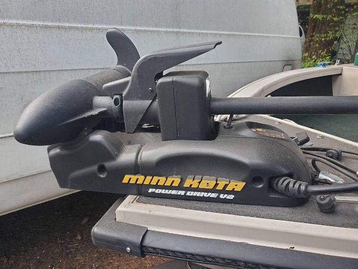 Used 2000 Crestliner Superhawk 1700 with Trailer