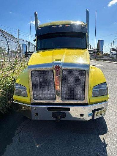 Used 2017 KENWORTH T880