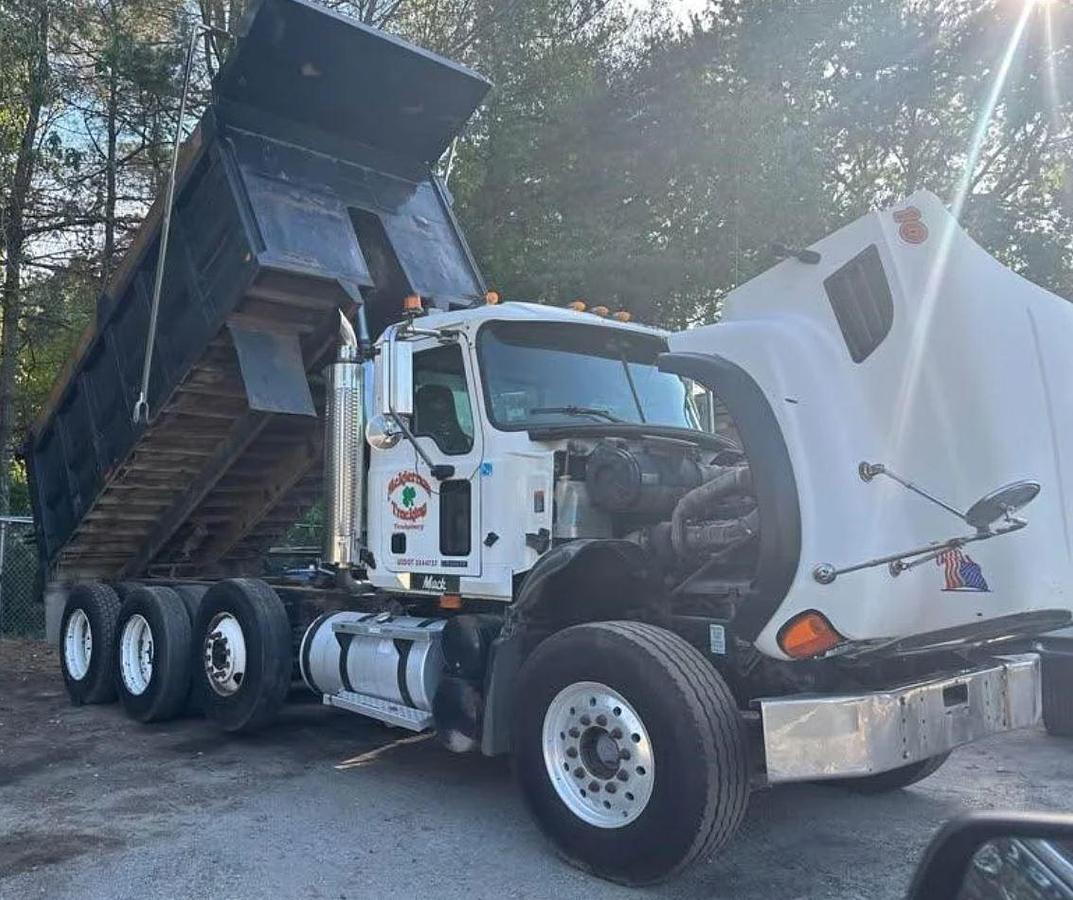Used 2006 Mack Granite CV713