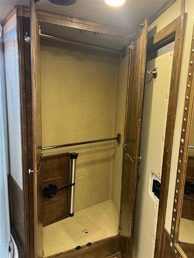 Used 2020 Twister 4 Horse with Outlaw Interior