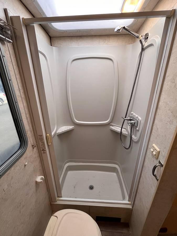 Used 2006 Winnebago Navion Itasca Rv