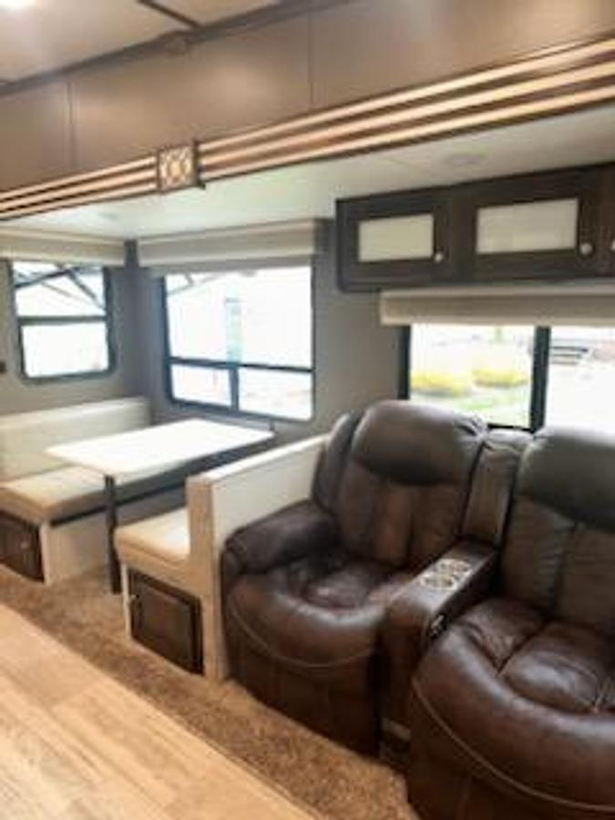 Used 2019 Vanleigh PineCrest 305RLP