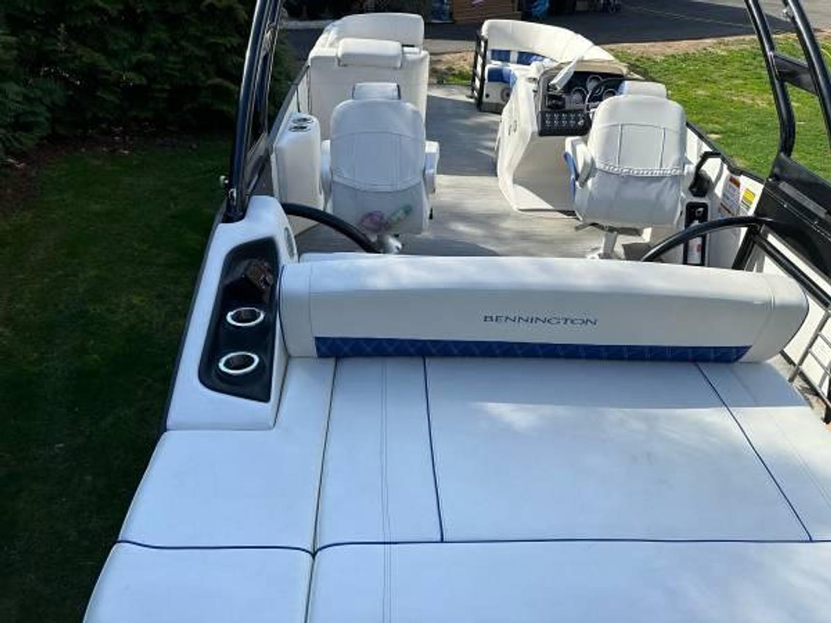 Used 2021 Bennington 23RSB Pontoon Boat