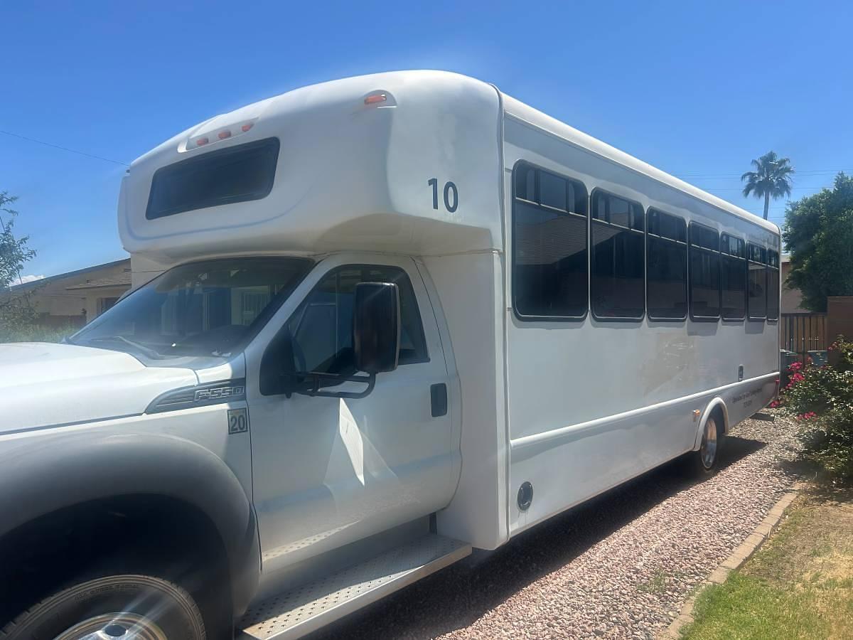 Used 2015 Ford 550 28 Passenger Bus with Wheelchair Lift
