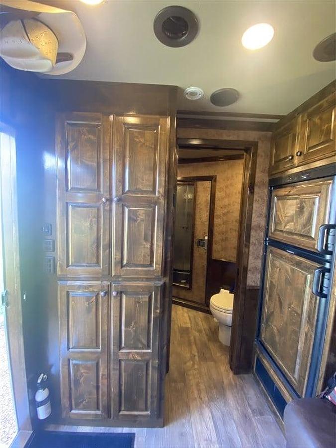 Used 2019 Platinum 3 Horse Trailer with Living Quarters