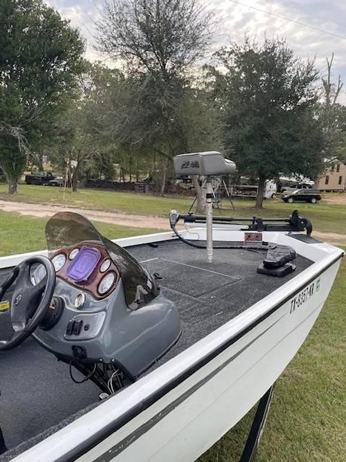 Used 2006 Triton Aluminum Fishing Boat