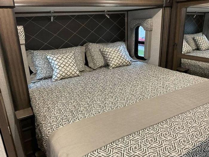 Used 2020 Keystone Alpine 3850RD