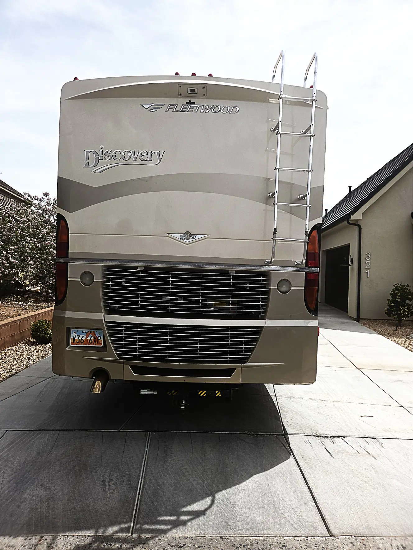 Used 2007 Fleetwood Discovery 39V