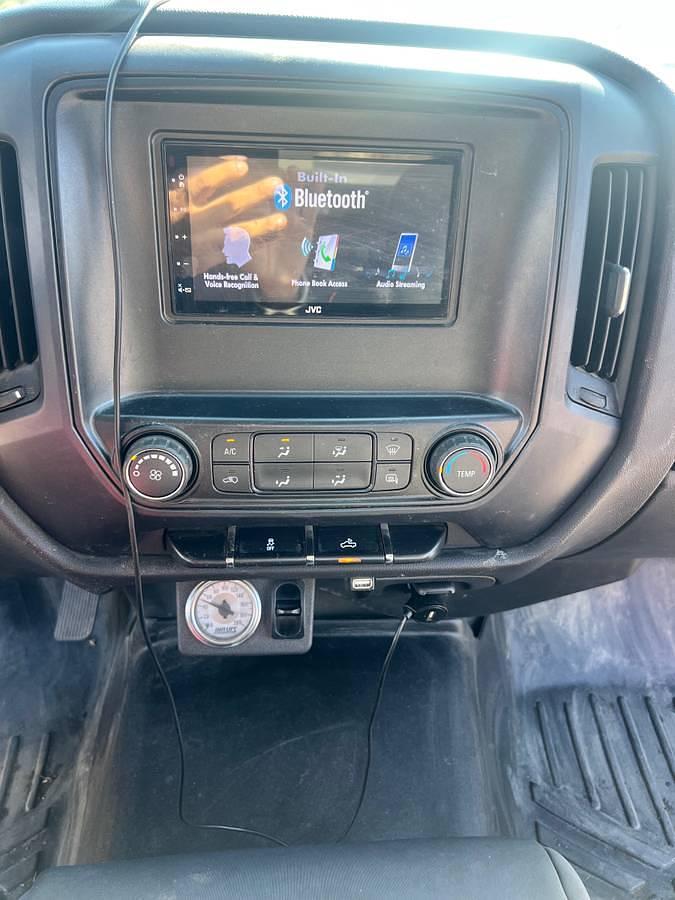 Used 2015 Chevrolet Silverado 3500 with Fifth Wheel Attachment