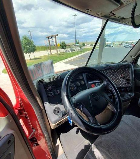 Used 2010 Freightliner Cascadia 125