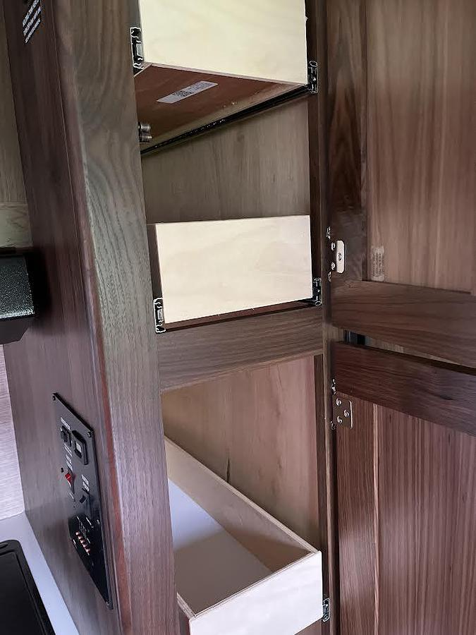 Used 2022 Winnebago Minnie Winnie E-Series 32-1 Class C Motorhome
